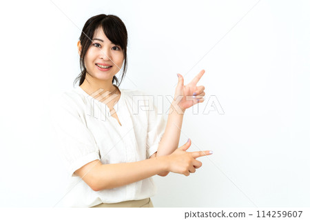 一位女士給予指導 114259607