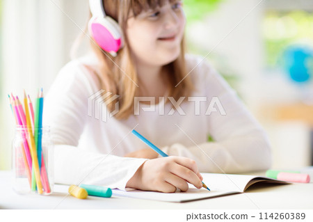 Online remote learning. School kids with computer. 114260389