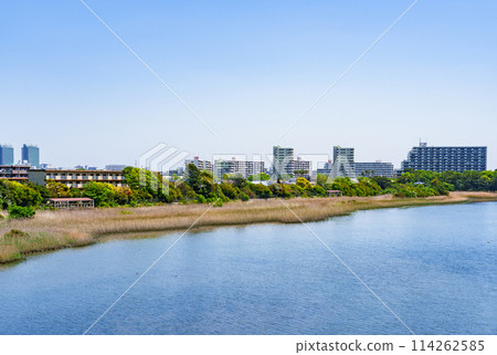 Yatsuhigata is a tidal flat located a 10-minute walk from Minami-Funabashi Station on the Keiyo Line. [Scenery of Funabashi] 114262585
