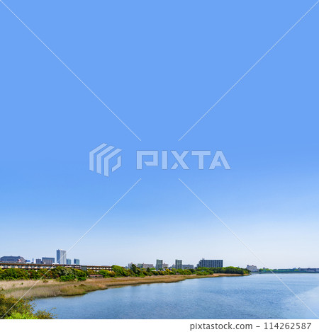 Yatsuhigata is a tidal flat located a 10-minute walk from Minami-Funabashi Station on the Keiyo Line. [Scenery of Funabashi] 114262587