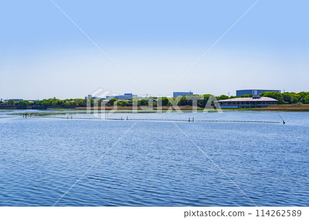 Yatsuhigata is a tidal flat located a 10-minute walk from Minami-Funabashi Station on the Keiyo Line. [Scenery of Funabashi] 114262589