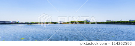 Yatsuhigata is a tidal flat located a 10-minute walk from Minami-Funabashi Station on the Keiyo Line. [Scenery of Funabashi] 114262593