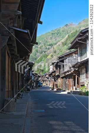 The streets of Narai-juku in the early morning 114262822