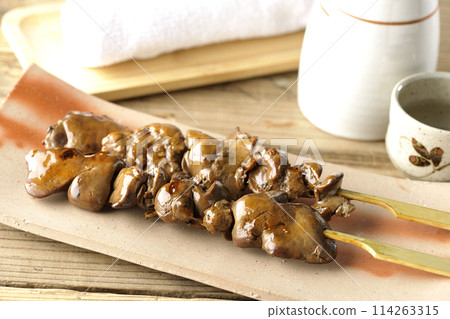 Yakitori, liver and sake 114263315