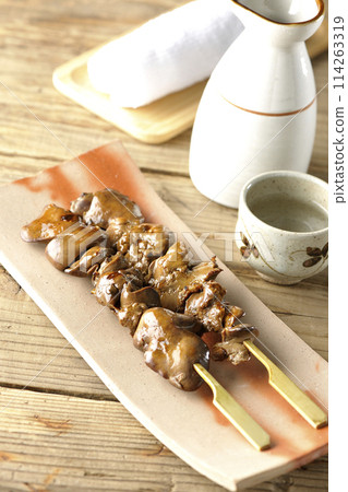 Yakitori, liver and sake 114263319