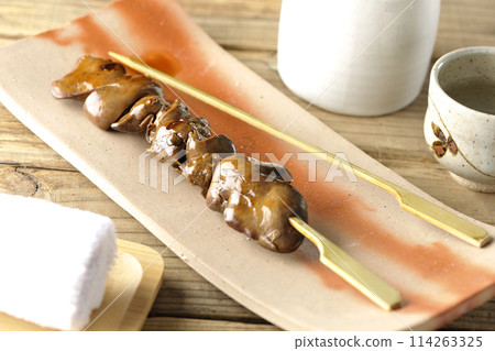 Yakitori, liver and sake 114263325