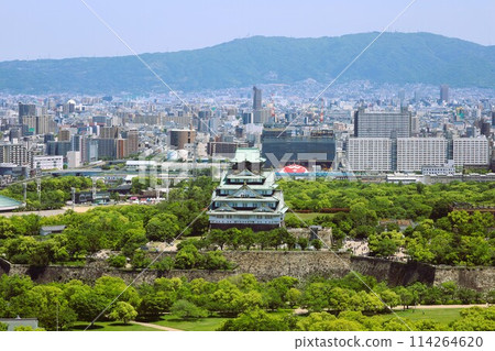黃金周,五月初,若葉,初夏的大阪城公園,從Tawaman的休息室看到大阪城的新綠。 黃金周,五月初,若葉,初夏的大阪城公園,從Tawaman的休息室看到大阪城的新綠。 114264620