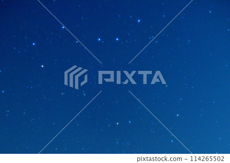 用雙筒望遠鏡觀測星空 星空觀測影像 星空影像 夏季星座觀測 北斗七星 用雙筒望遠鏡觀測星空 星空觀測影像 星空影像 夏季星座觀測 北斗七星 114265502