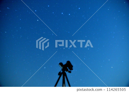 Stargazing with binoculars Stargazing image Stargazing image Summer constellation observation Big Dipper 114265505