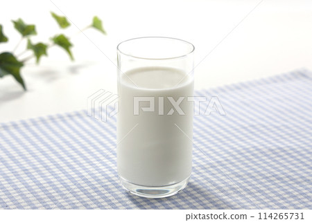 牛奶 114265731