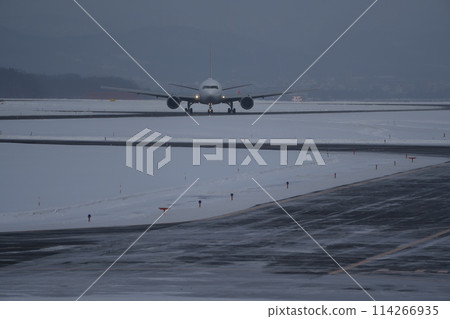 Asahikawa Airport taxiway 114266935
