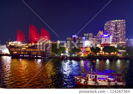 越南胡志明市西貢河夜景 114267364