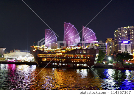 Night view of Saigon River, Ho Chi Minh City, Vietnam 114267367