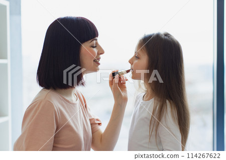 Happy Mother and daughter having fun together at weekend. 114267622