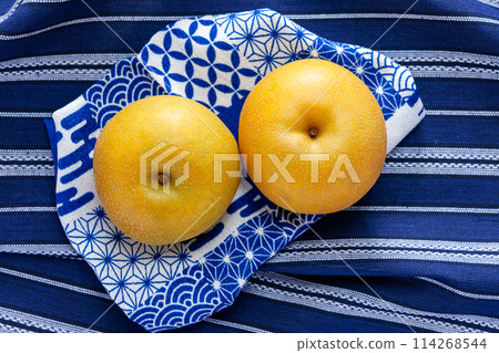 pear pear 114268544