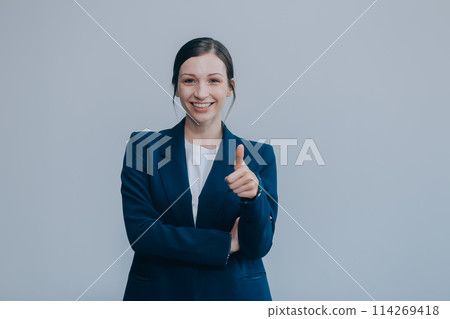 Successful young asian businesswoman in suit ready do business, cross arms confident and smiling. Female entrepreneur determined to win. Happy saleswoman talking to clients, white background 114269418