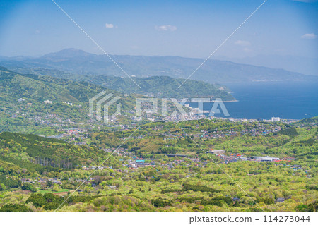 (Shizuoka Prefecture) View towards Ito City from the summit of Mt. Omuroyama (Shizuoka Prefecture) View towards Ito City from the summit of Mt. Omuroyama 114273044