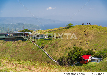 (Shizuoka Prefecture) Fresh greenery at the summit crater of Mt. Omuroyama (Shizuoka Prefecture) Fresh greenery at the summit crater of Mt. Omuroyama 114273654