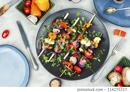 Grilled vegetables on skewers. 114275257