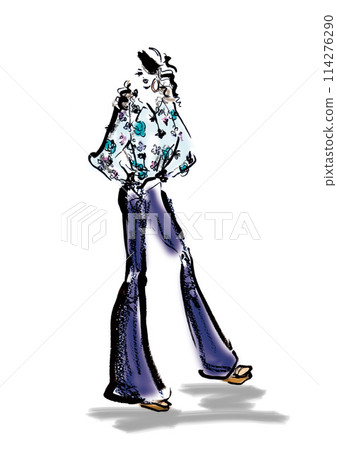 穿著花卉圖案襯衫和號角褲的時尚年輕女性 114276290