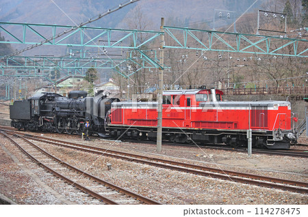 上越線水上JR東日本DD51-842+C61-20（高崎）試運行 114278475