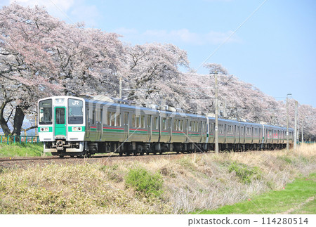 東北幹線船岡小河原 JR東日本 719系列 H-32+H-38+H-26 編組（仙台） 114280514