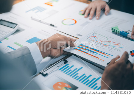 Business idea. Business people talking And calculations about charts and graphs showing the growth of investment results Of successful teamwork 114281080