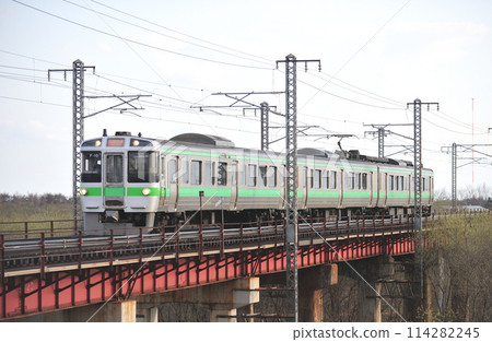 函館本線 江別-豐幌 JR 北海道 721 系列 F-10 編隊（札幌）區間快速 114282245