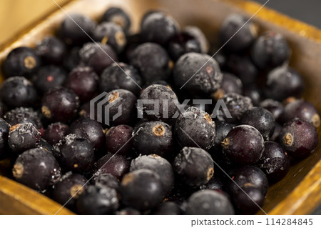 quick-frozen blueberries in a bowl 114284845