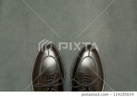 Brand new black leather U-tip derby shoes Brand new black leather U-tip derby shoes 114285654