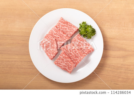 [Miyagi Prefecture] Japanese Black Beef for Bite-sized Steaks 114286034