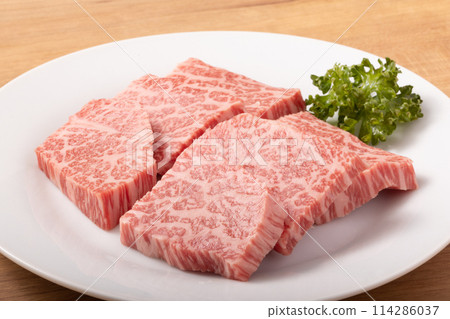 [Miyagi Prefecture] Japanese Black Beef for Bite-sized Steaks 114286037