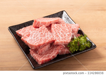 [Miyagi Prefecture] Japanese Black Beef for Bite-sized Steaks 114286038