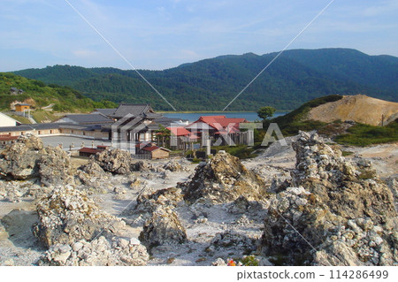 View of the main gate and Lake Usori from near Jigokudani in Mount Osore (Mutsu City, Aomori Prefecture, Japan) 114286499