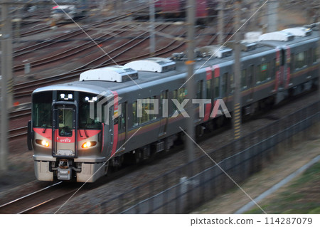 Sanyo Main Line 227 series Urara (Appearance: Okayama ⇔ Mihara) 114287079