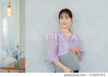  休閒商務女人 114287341