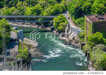京都府宇治市八甲橋宇治川河及舊宇治川電氣靜川發電廠舊址 114288172