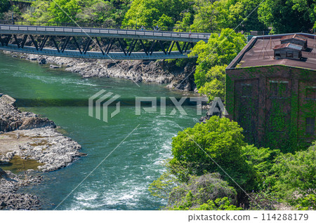 京都府宇治市八甲橋宇治川河及舊宇治川電氣靜川發電廠舊址 114288179