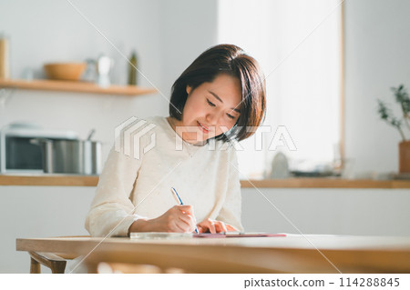 女生 女孩 女性 114288845