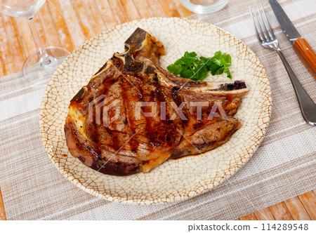 Roasted beef entrecote served on platter Roasted beef entrecote served on platter 114289548