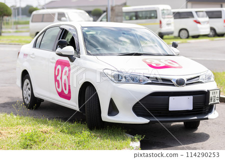 License, car, driving school, crank, poor 114290253