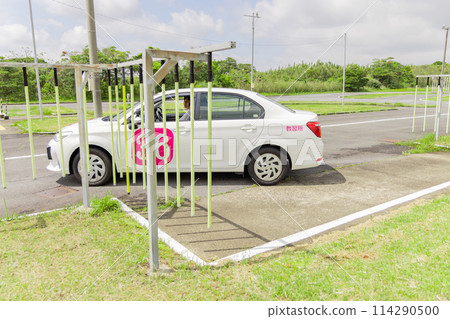 執照汽車駕駛學校平行停車 執照汽車駕駛學校平行停車 114290500