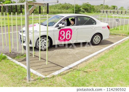 License car driving school parallel parking License car driving school parallel parking 114290502