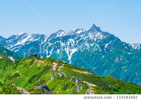 夏天攀登燕山（從燕山莊看到的矢裡岳） 114291692