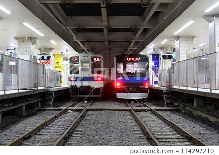 [Tobu] 8000 series and 60000 series (Noda Line: Kashiwa Station) 114292210