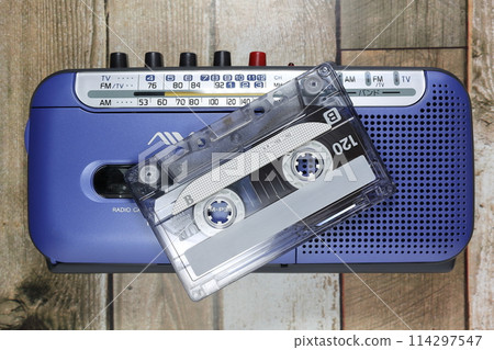 Radio cassette and cassette tape Radio cassette and cassette tape 114297547