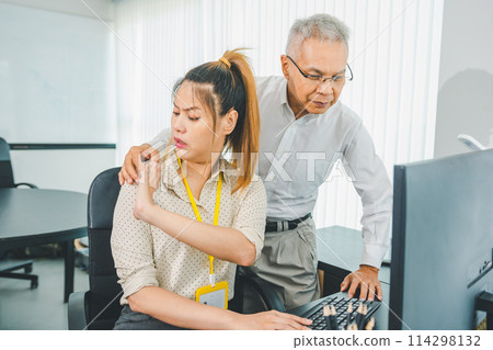Boss or supervisor touching female employee's shoulder Causing young employees to resist because they are uncomfortable and afraid of being sexually abused. Concept of sexual harassment in the 114298132