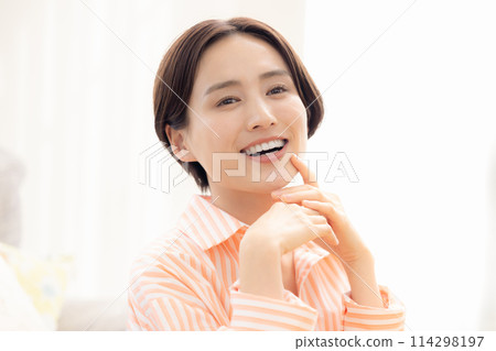 女人的美麗形象肖像 114298197