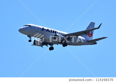 大阪國際機場JAL飛機降落準備就緒森ji川ji 大阪國際機場JAL飛機降落準備就緒森ji川ji 114298570