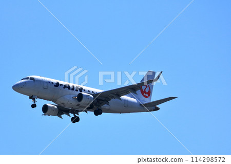 大阪國際機場JAL飛機降落準備就緒森ji川ji 大阪國際機場JAL飛機降落準備就緒森ji川ji 114298572